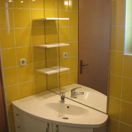 One-bedroom In Barbat Iii アパート *
